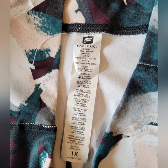Fabletics •Size 1X• Define High Rise Full length Legging Purple Multi Floral - Picture 3 of 7